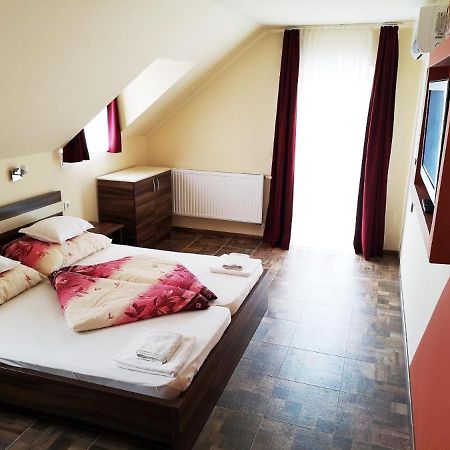 Borostyan Panzio Balatonfuered Bed & Breakfast Eksteriør bilde