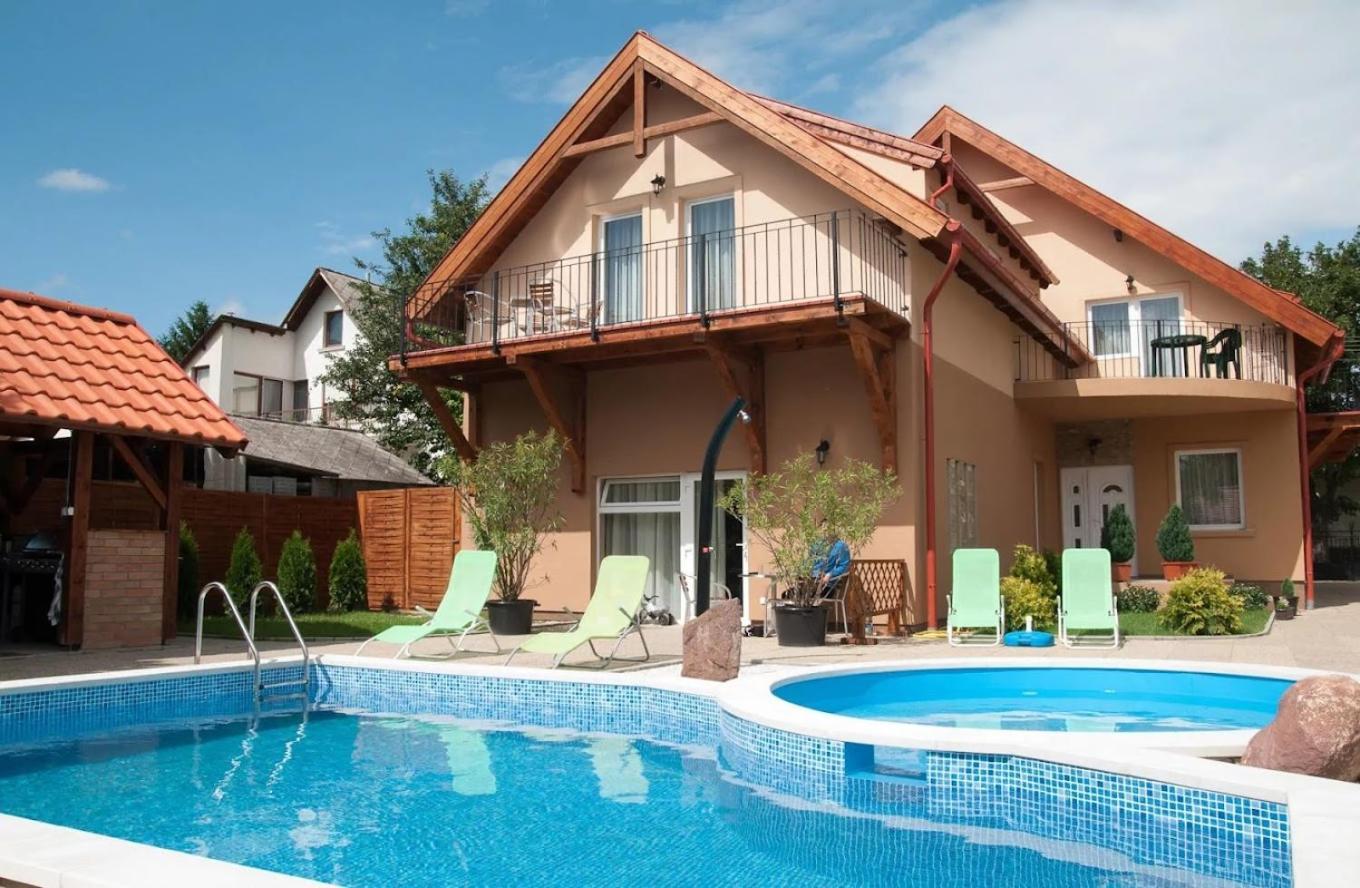 Borostyan Panzio Balatonfuered Bed & Breakfast Eksteriør bilde