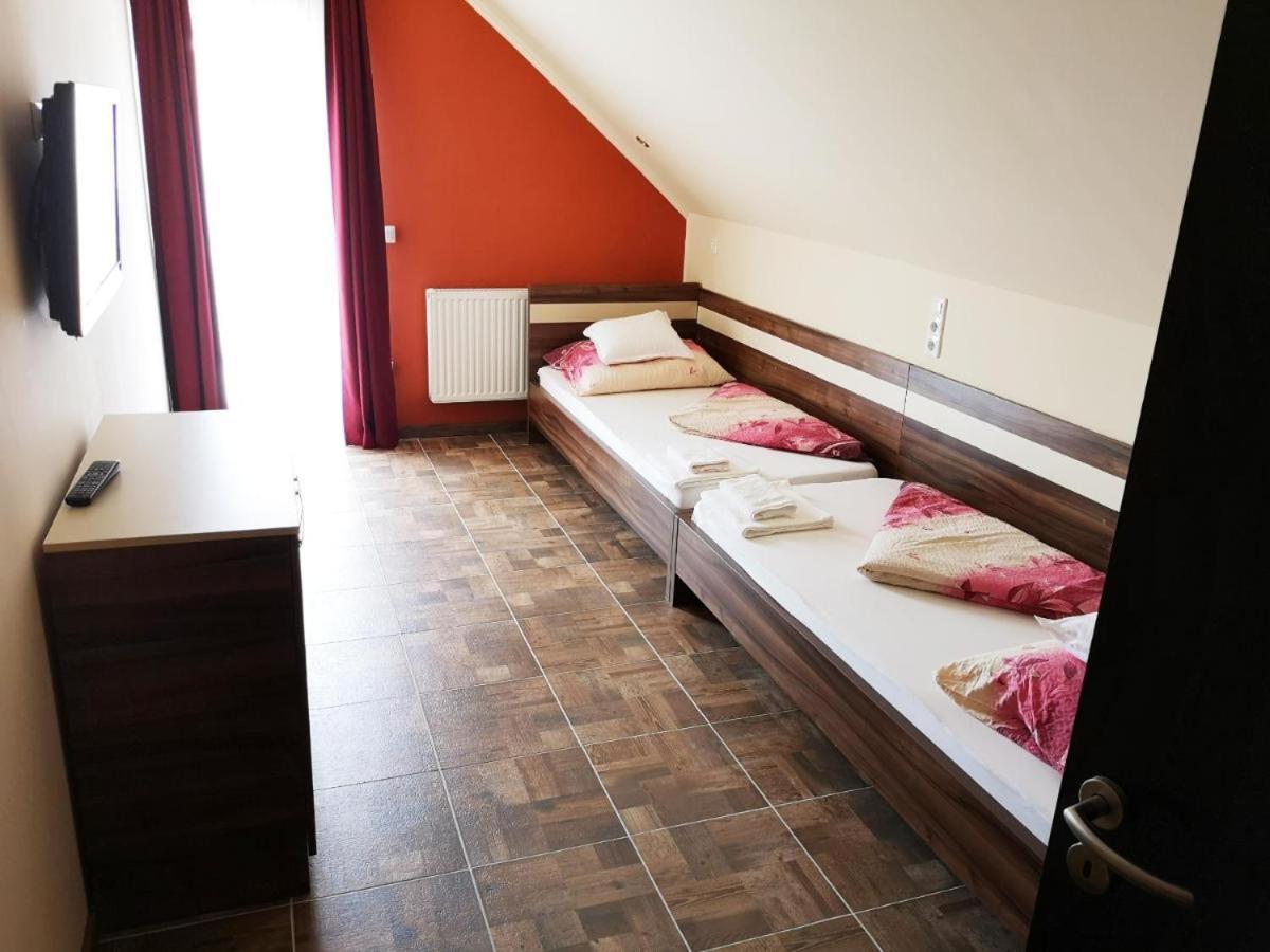 Borostyan Panzio Balatonfuered Bed & Breakfast Eksteriør bilde