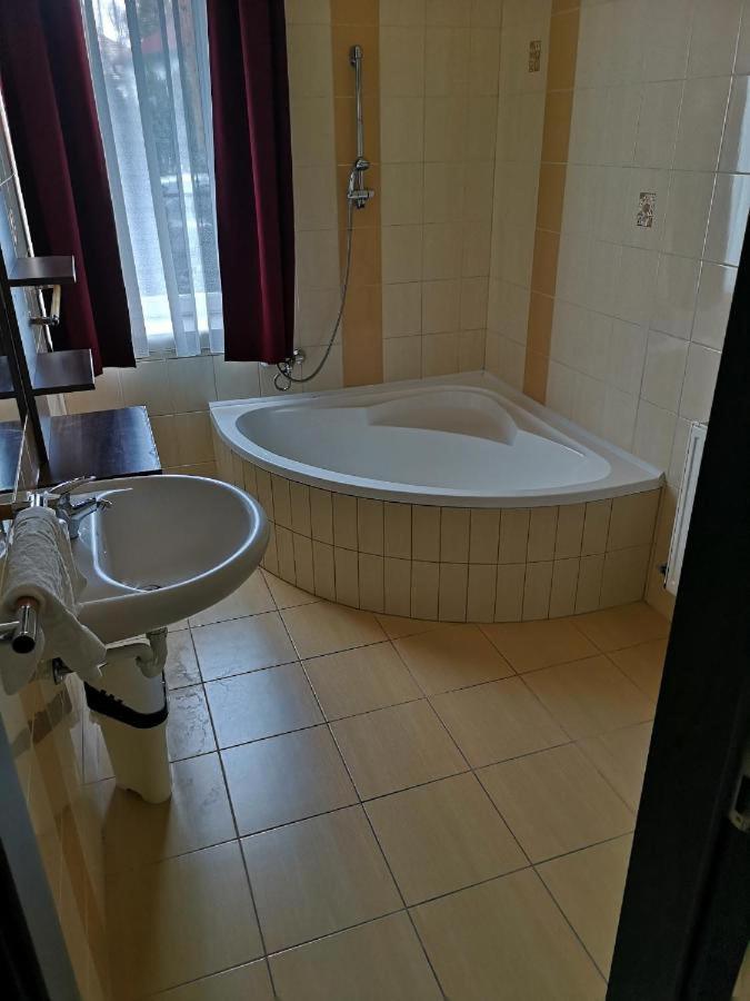 Borostyan Panzio Balatonfuered Bed & Breakfast Eksteriør bilde