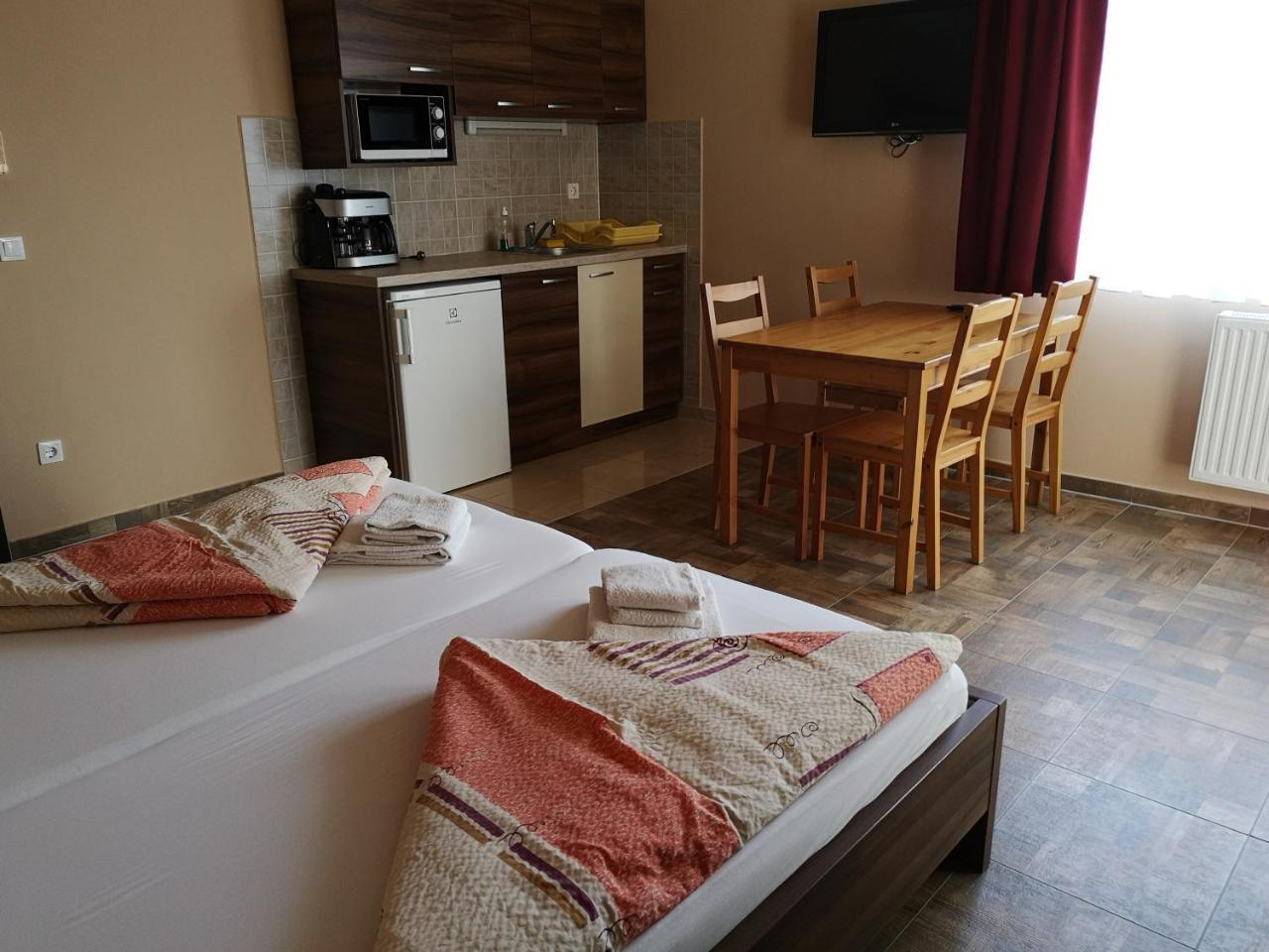 Borostyan Panzio Balatonfuered Bed & Breakfast Eksteriør bilde