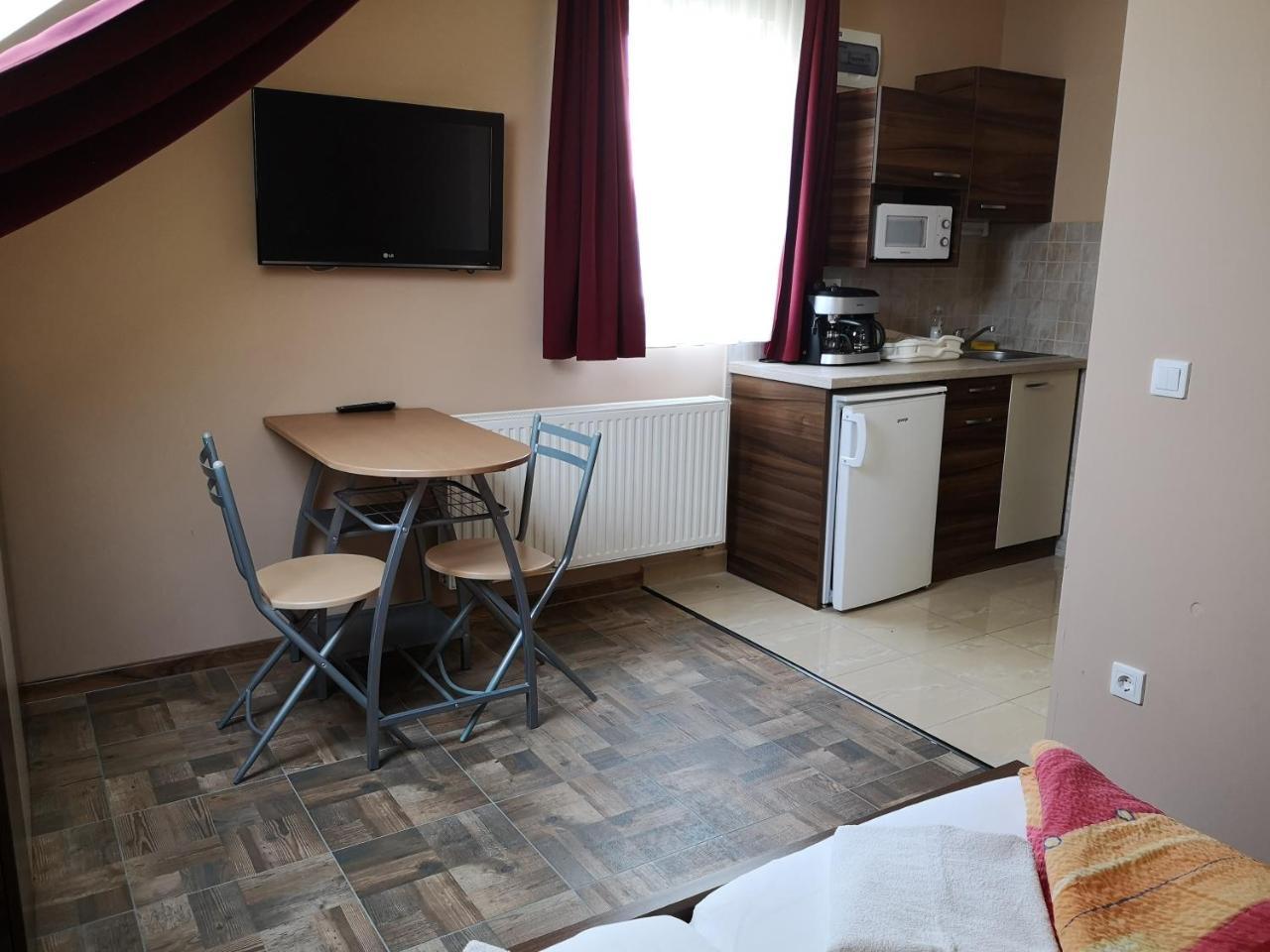 Borostyan Panzio Balatonfuered Bed & Breakfast Eksteriør bilde