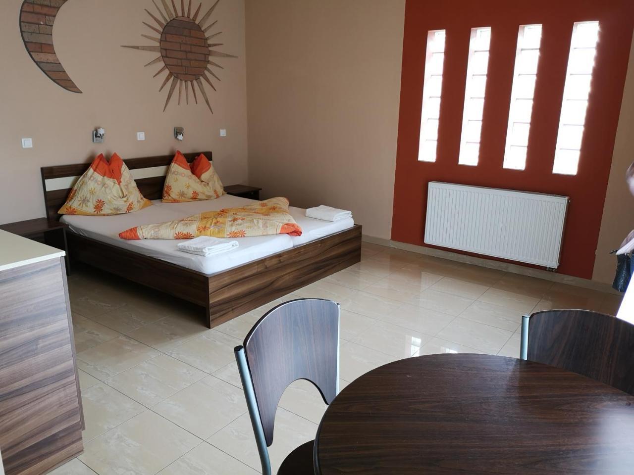 Borostyan Panzio Balatonfuered Bed & Breakfast Eksteriør bilde