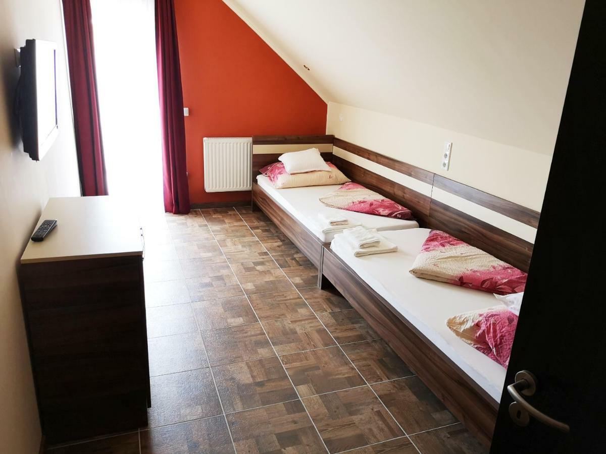 Borostyan Panzio Balatonfuered Bed & Breakfast Eksteriør bilde